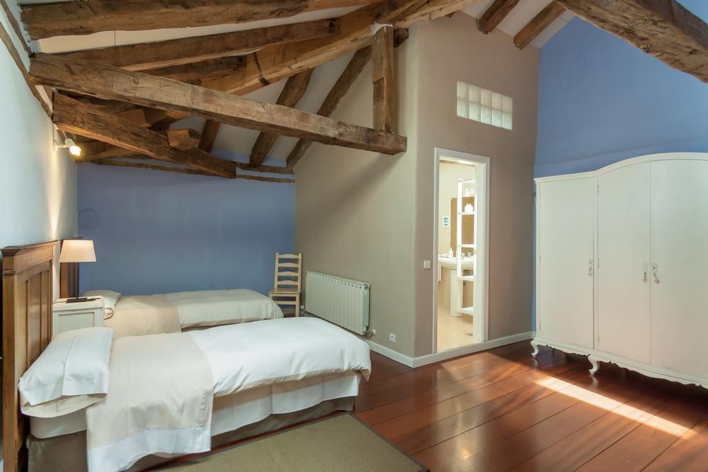 Casona Valle De Soba Regules Exterior photo